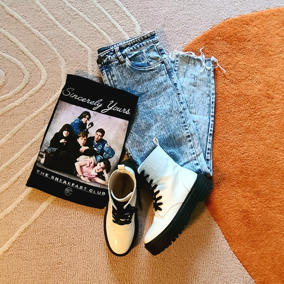 NWOT Acid Wash High Rise Distressed Denim Cropped Jeans - Picture 6 of 6